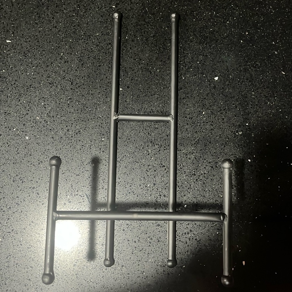 15 inch black plate stand